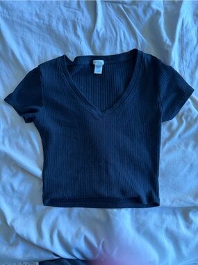 Bozzolo Black Ribbed Crop Tee
